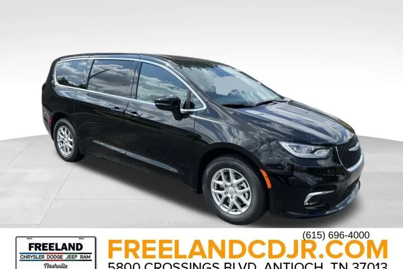 2026 Chrysler Pacifica photo 1