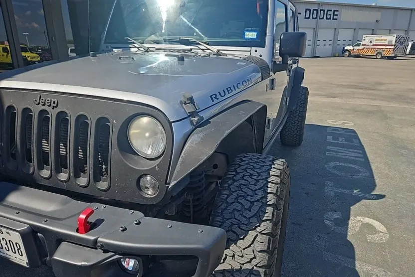 2014 Jeep Wrangler Unlimited Rubicon photo 1