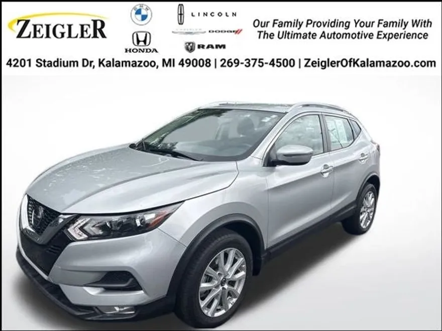 2022 Nissan Rogue Sport SV photo 1