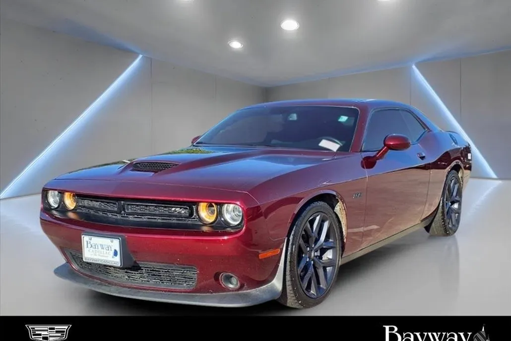 2023 Dodge Challenger R/T photo 1
