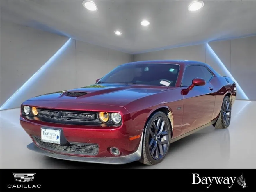 2023 Dodge Challenger R/T photo 1