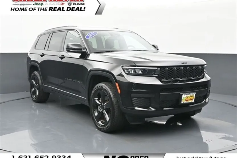 2023 Jeep Grand Cherokee Altitude photo 1