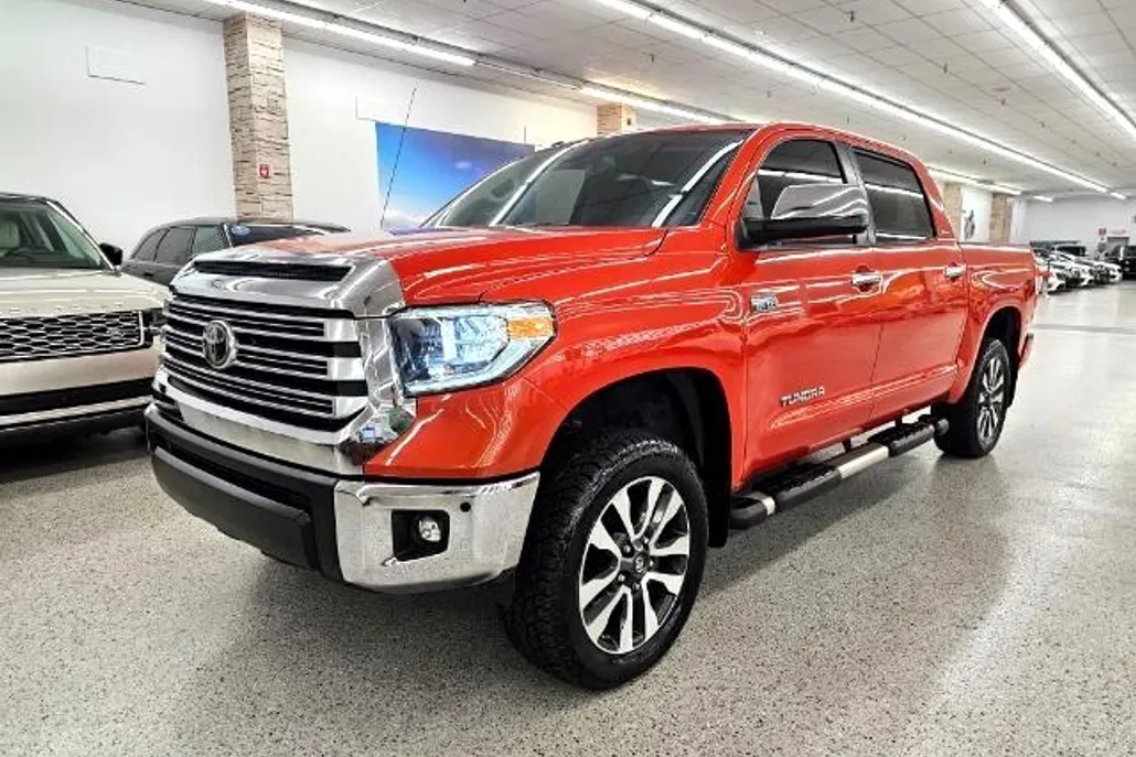 2018 Toyota Tundra SR5 CrewMax photo 1