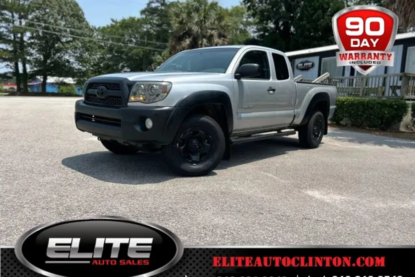 2011 Toyota Tacoma Access Cab PreRunner photo 1