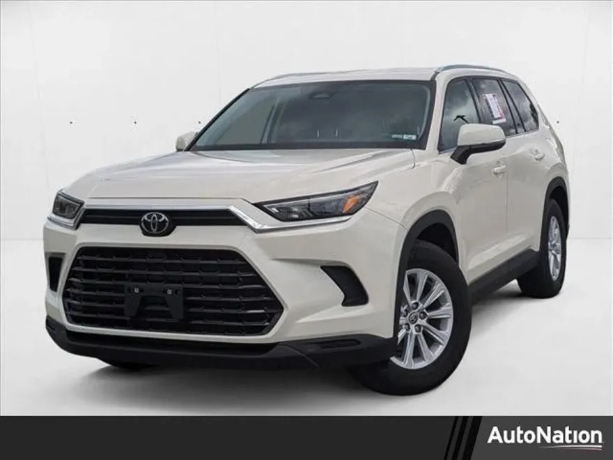 2024 Toyota Grand Highlander XLE photo 1