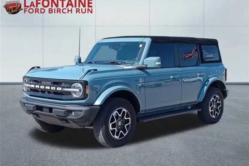 2022 Ford Bronco Outer Banks photo 1