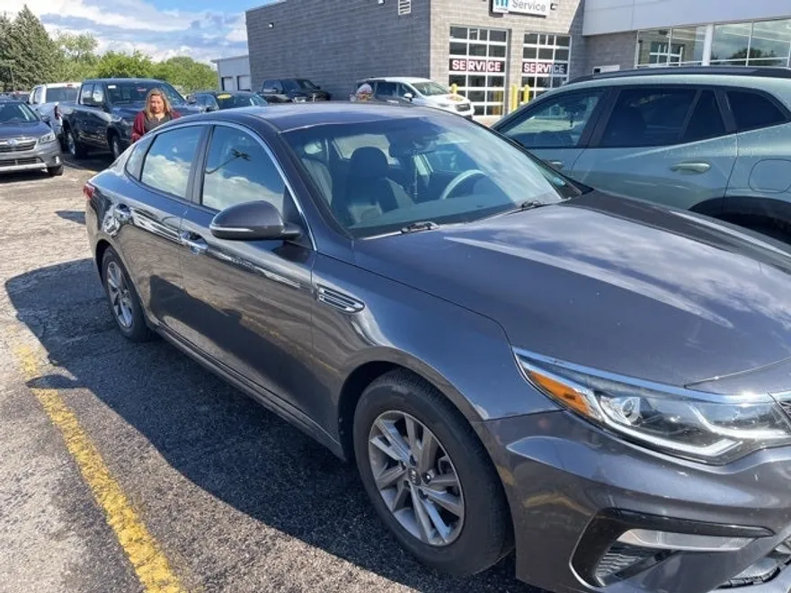 2019 Kia Optima LX photo 1