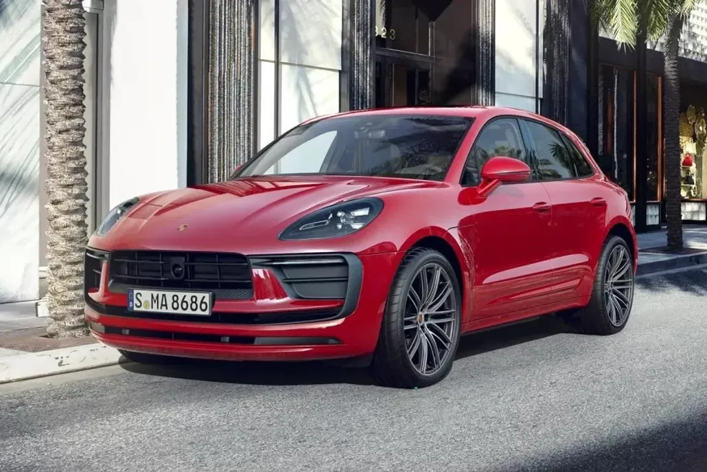 2025 Porsche Macan T photo 1