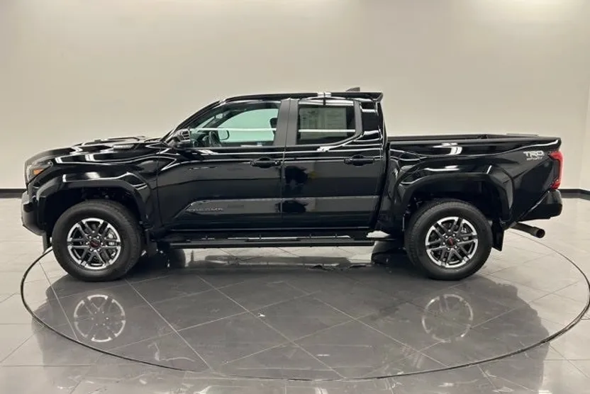 2024 Toyota Tacoma TRD Sport photo 1