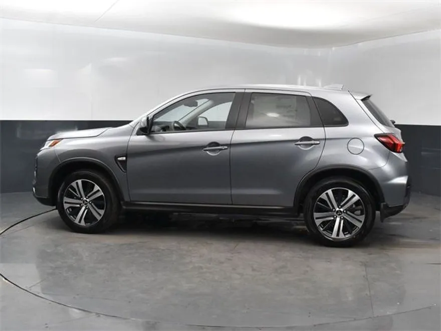 2024 Mitsubishi Outlander Sport ES photo 1