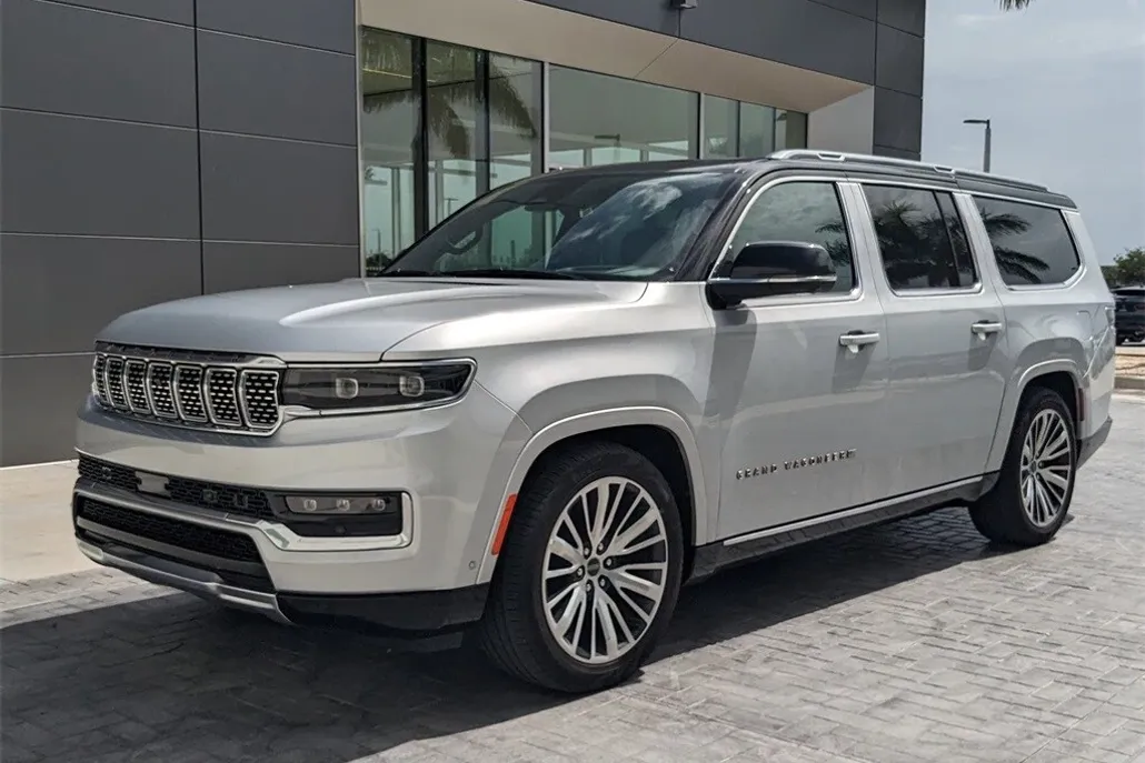 2024 Jeep Grand Wagoneer L III photo 1