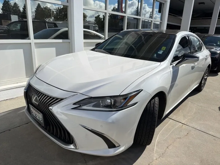 2019 Lexus ES 350 photo 1
