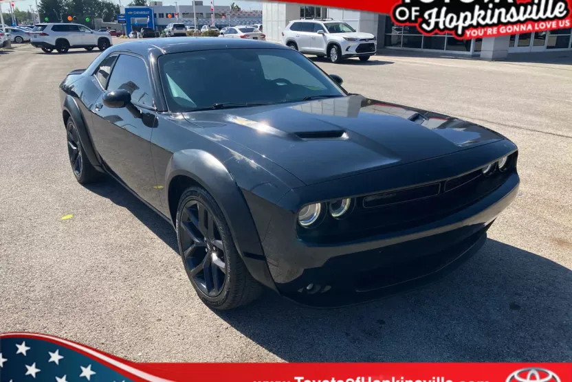 2019 Dodge Challenger SXT photo 1
