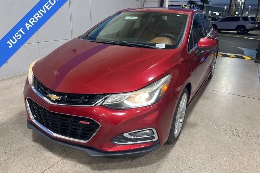 2017 Chevrolet Cruze Premier photo 1