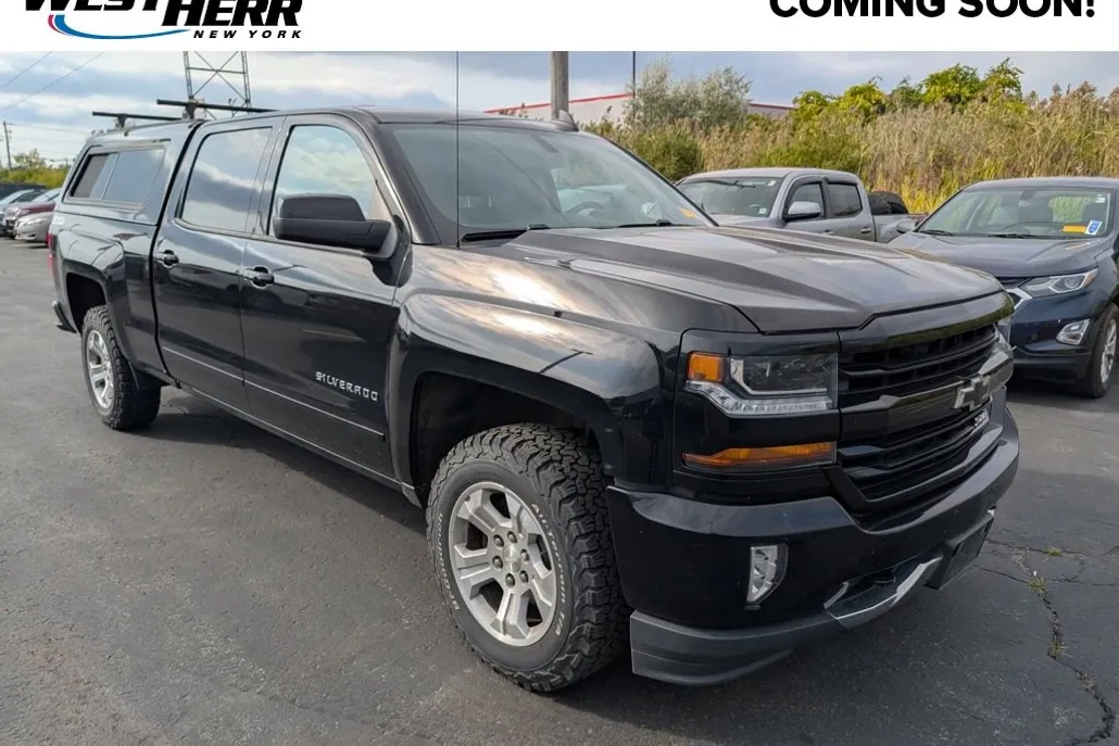 2017 Chevrolet Silverado 1500 LT photo 1
