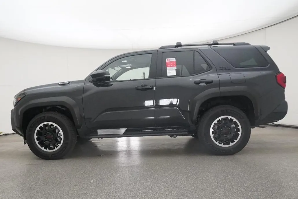 2025 Toyota 4Runner TRD Off-Road Premium photo 1
