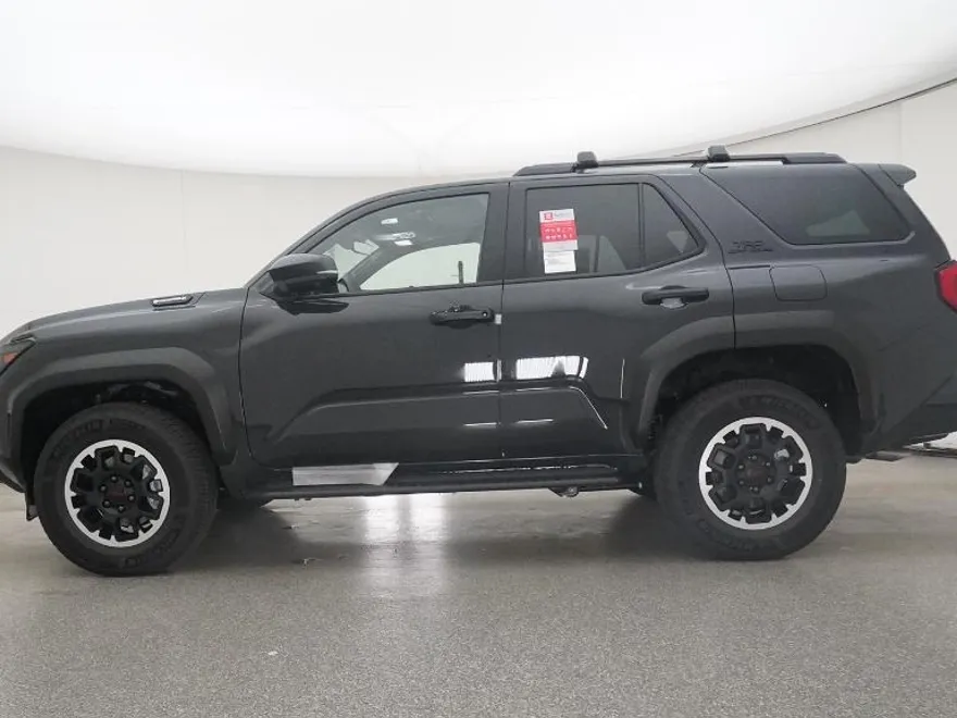 2025 Toyota 4Runner TRD Off-Road Premium photo 1