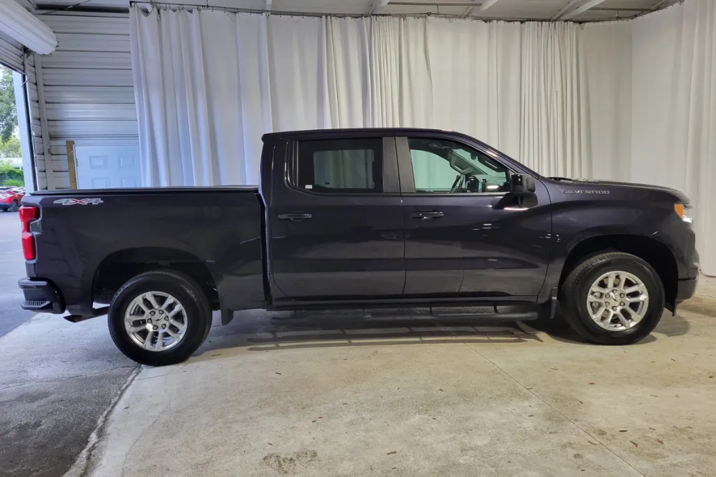 2023 Chevrolet Silverado 1500 RST photo 1