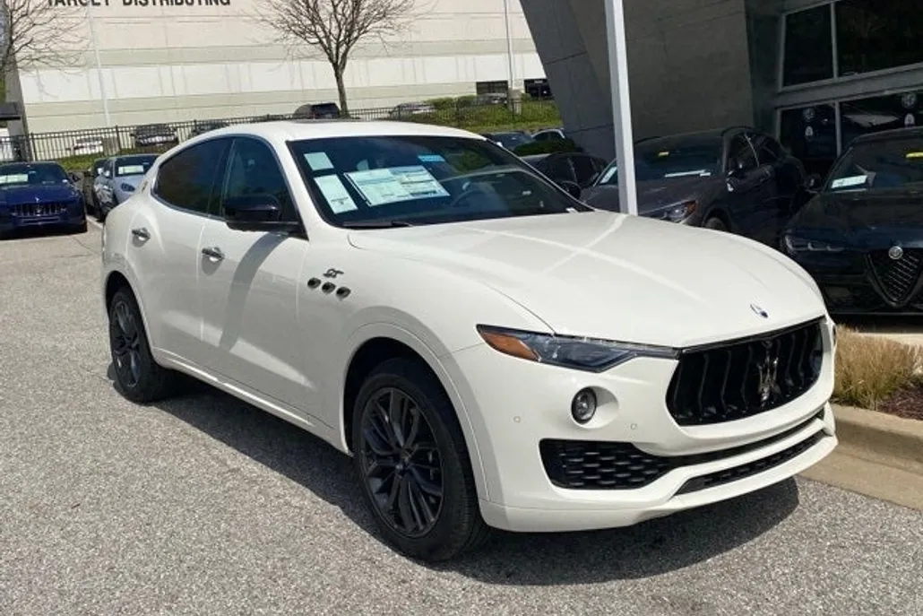 2024 Maserati Levante GT photo 1