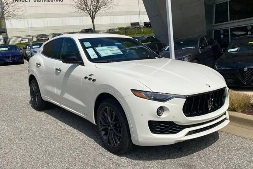2024 Maserati Levante GT photo 1