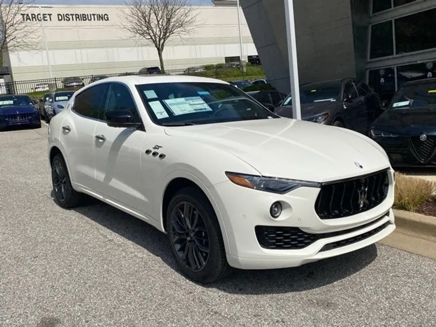 2024 Maserati Levante GT photo 1