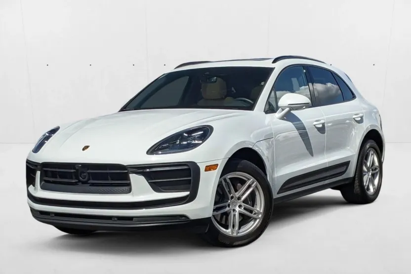 2023 Porsche Macan T photo 1