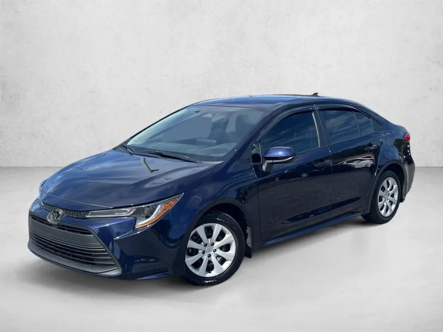 2025 Toyota Corolla LE photo 1