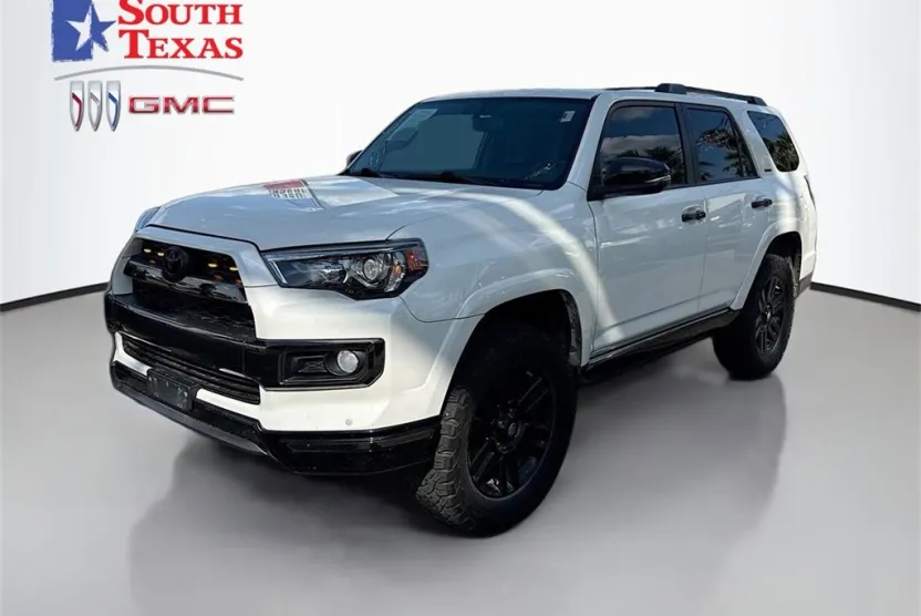 2019 Toyota 4Runner SR5 photo 1