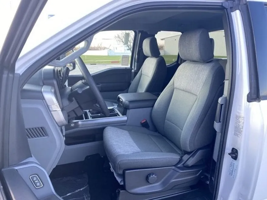 2024 Ford F-550 XLT photo 1