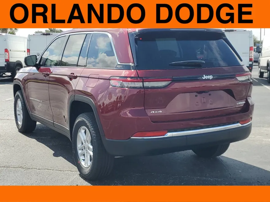 2025 Jeep Grand Cherokee Laredo photo 1
