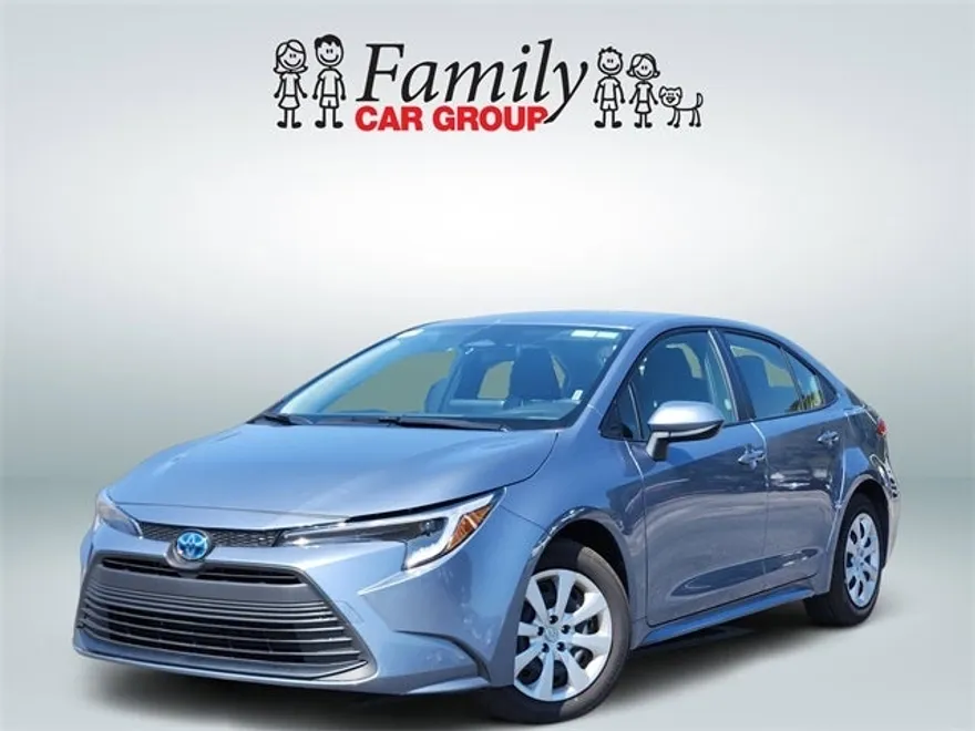 2025 Toyota Corolla Hybrid LE photo 1