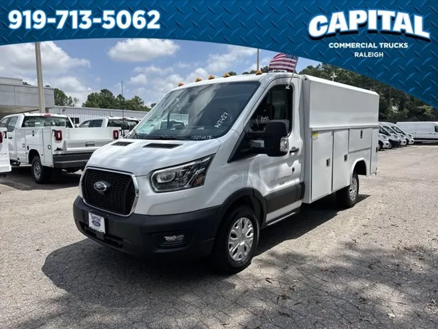2025 Ford F-550 photo 1