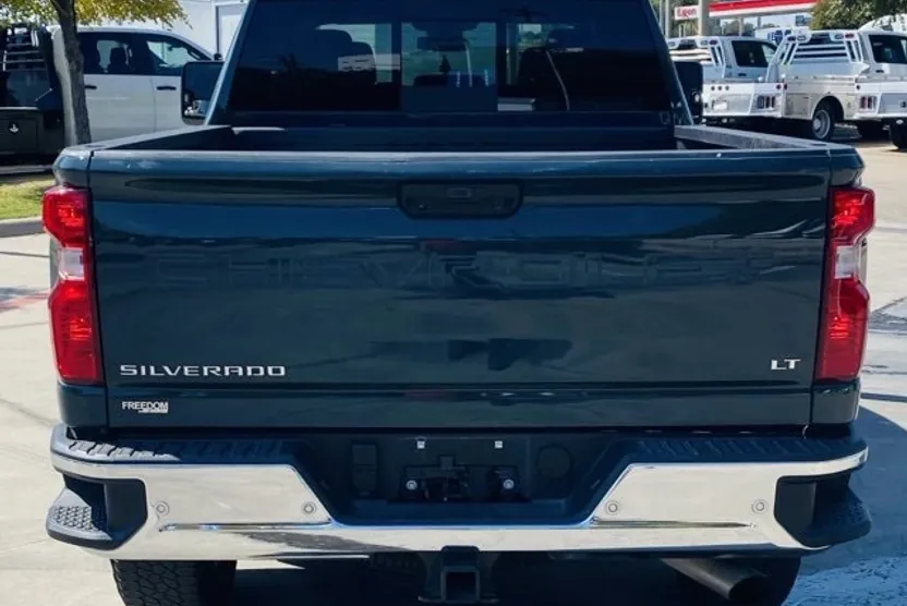 2025 Chevrolet Silverado 2500HD LT photo 1
