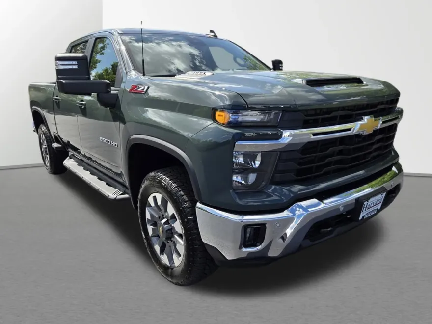 2025 Chevrolet Silverado 2500HD LT photo 1