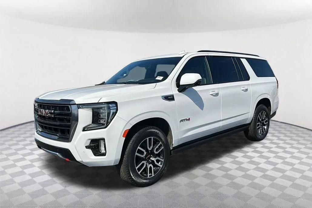 2024 Gmc Yukon XL AT4 photo 1