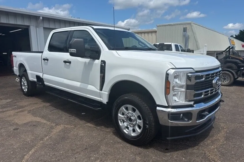2024 Ford F-250 XLT photo 1