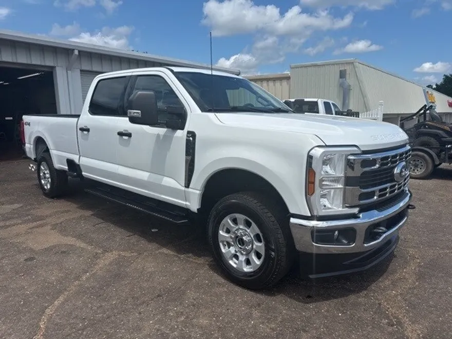 2024 Ford F-250 XLT photo 1