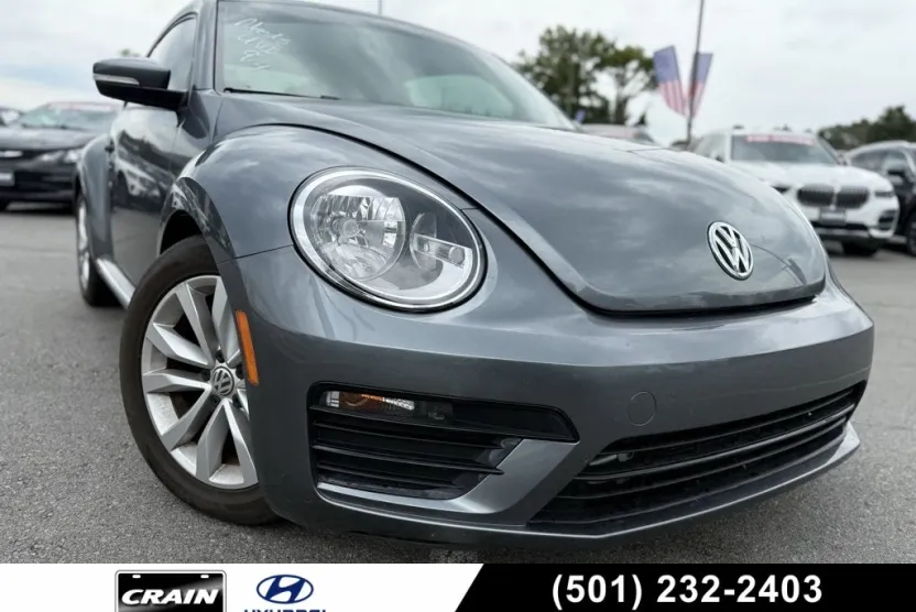 2017 Volkswagen Beetle 1.8T S photo 1