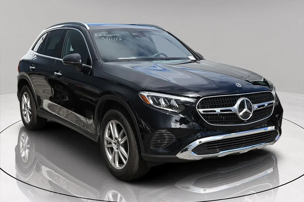 2025 Mercedes Benz GLC 300 photo 1