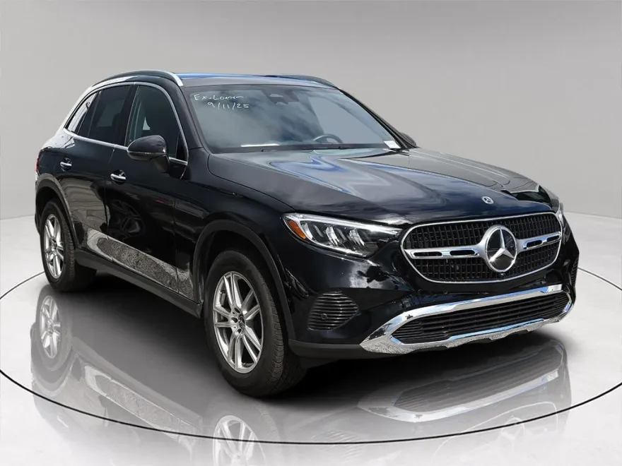 2025 Mercedes Benz GLC 300 photo 1