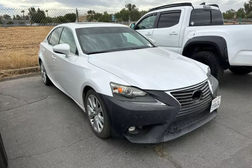 2016 Lexus IS 200t photo 1