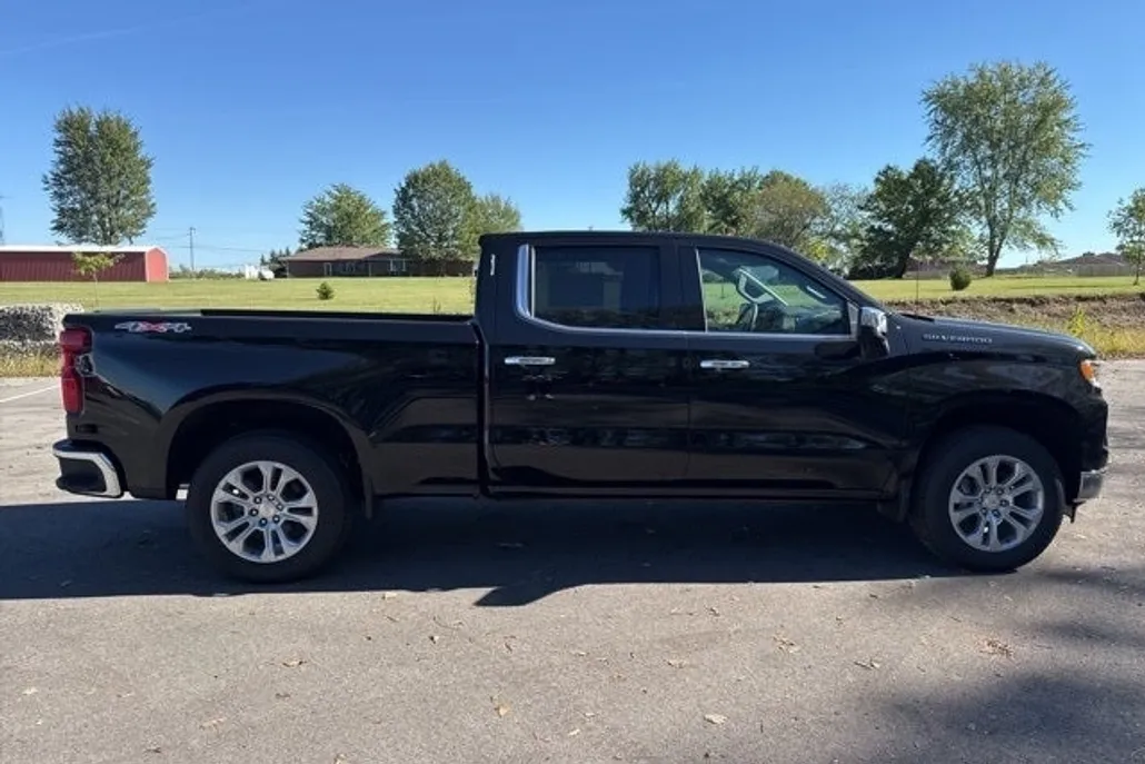 2025 Chevrolet Silverado 1500 LTZ photo 1