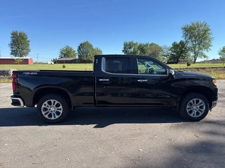 2025 Chevrolet Silverado 1500 LTZ photo 1