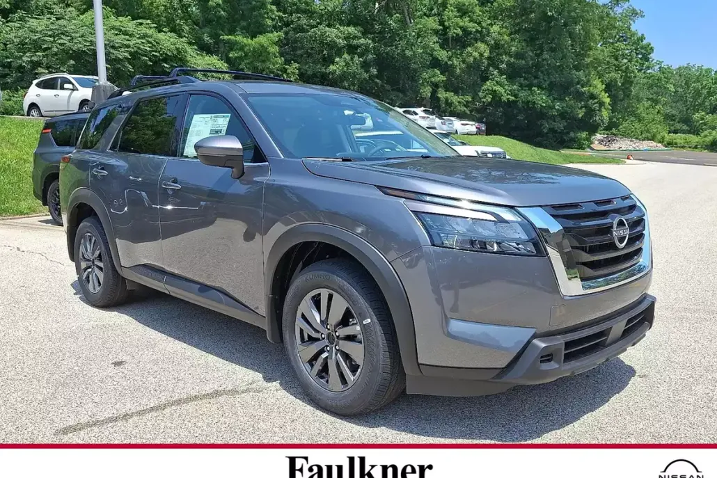 2025 Nissan Pathfinder SV photo 1