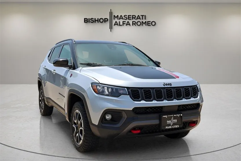 2024 Jeep Compass Trailhawk photo 1