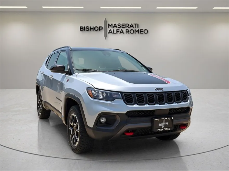 2024 Jeep Compass Trailhawk photo 1