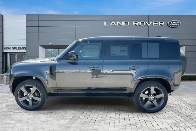 2025 Land Rover Defender 110 V8 photo 1