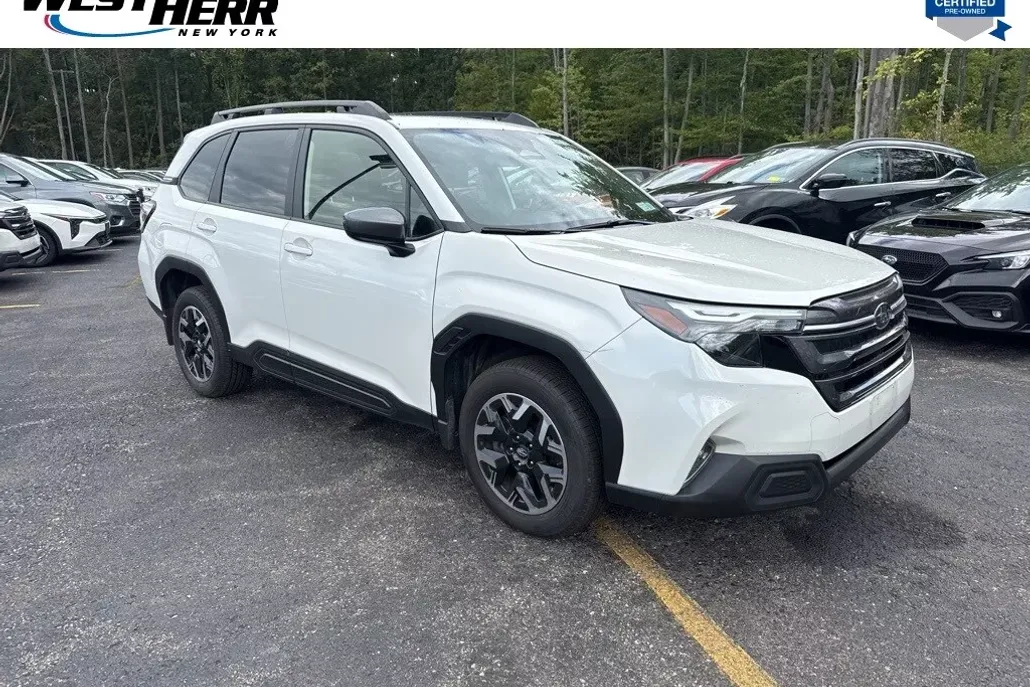 2025 Subaru Forester Premium Base photo 1