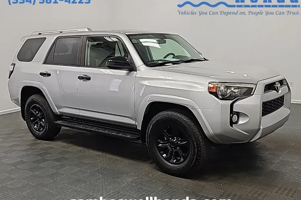 2015 Toyota 4Runner SR5 photo 1