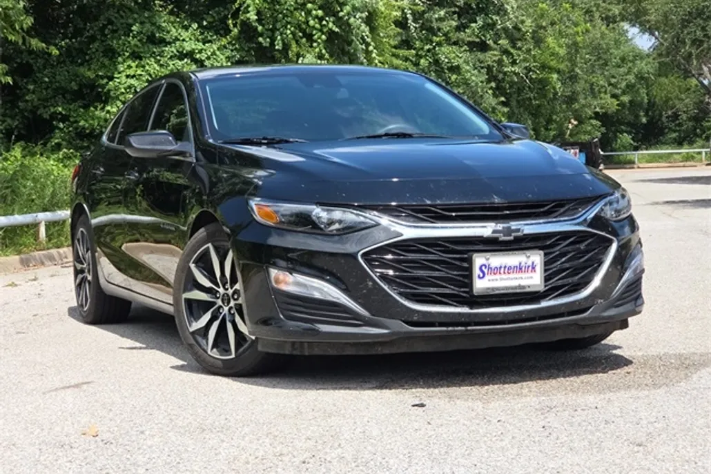 2023 Chevrolet Malibu RS photo 1